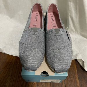 NWT Black TOMS